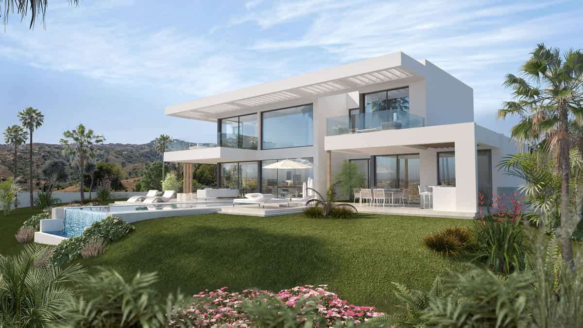 House in Fuengirola, Andalusia 12250326