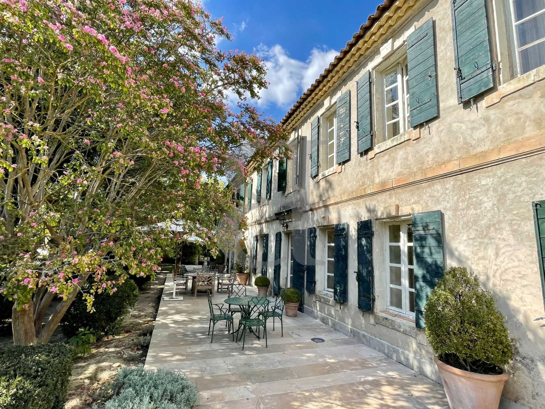 casa en Saint-Rémy-de-Provence, Provenza-Alpes-Costa Azul 12250417