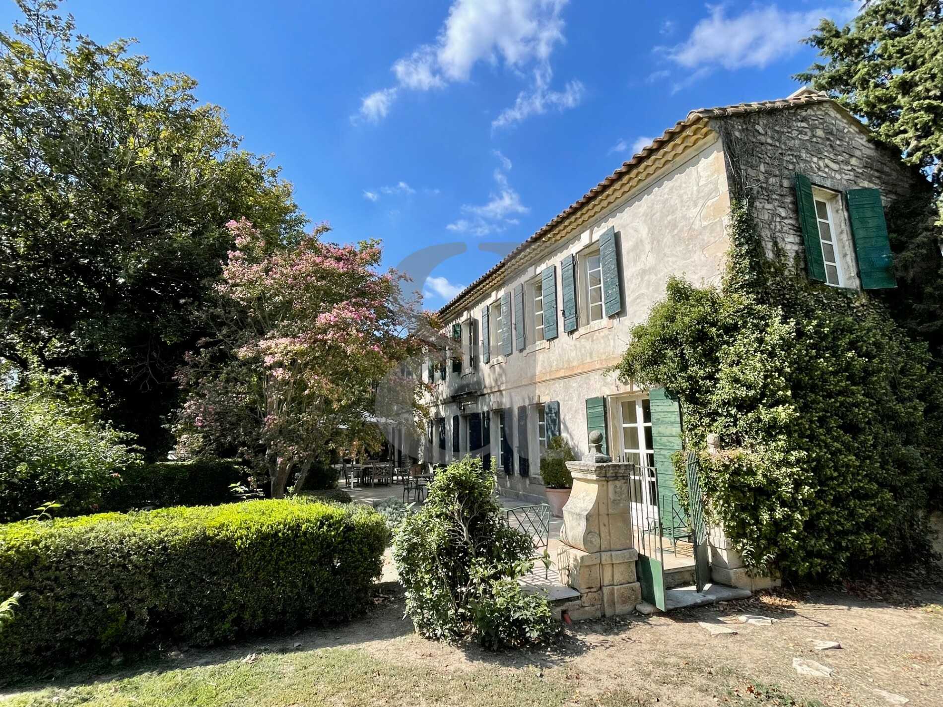 मकान में Saint-Remy-de-Provence, Provence-Alpes-Cote d'Azur 12250417