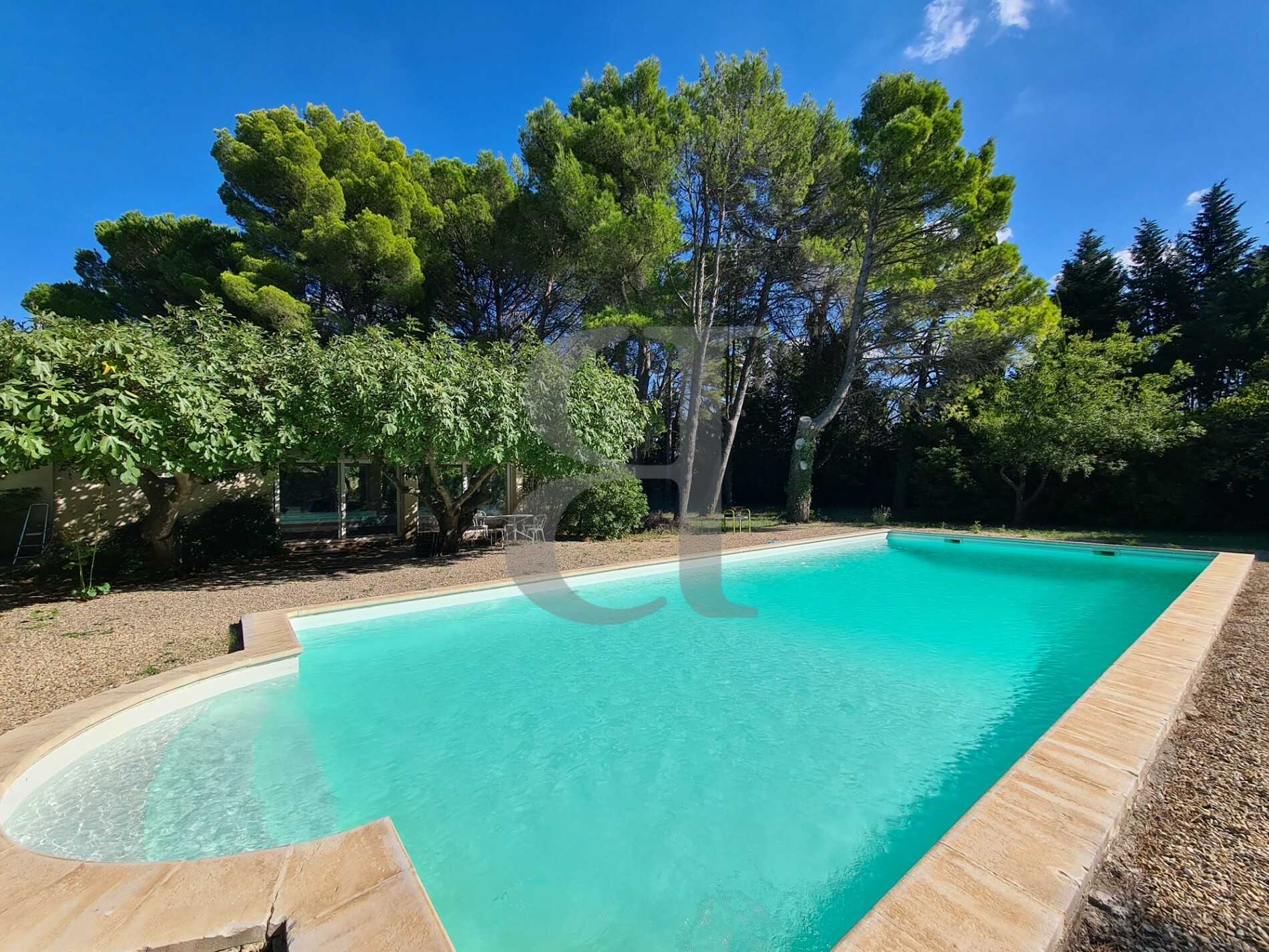 Rumah di Orange, Provence-Alpes-Cote d'Azur 12250418