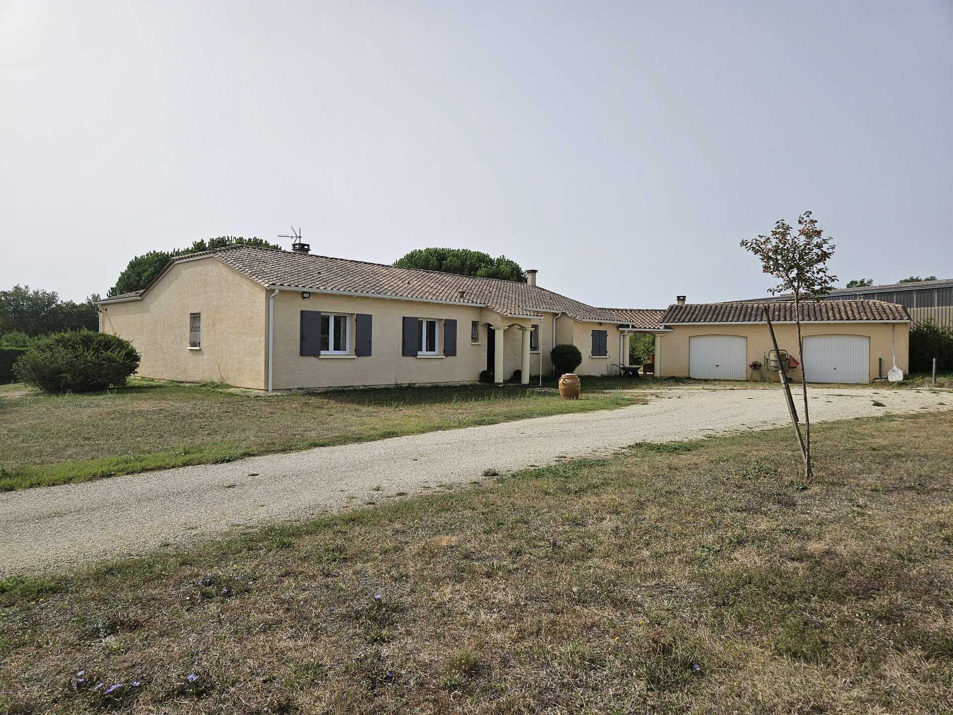 Hus i Baneuil, Nouvelle-Aquitaine 12250423