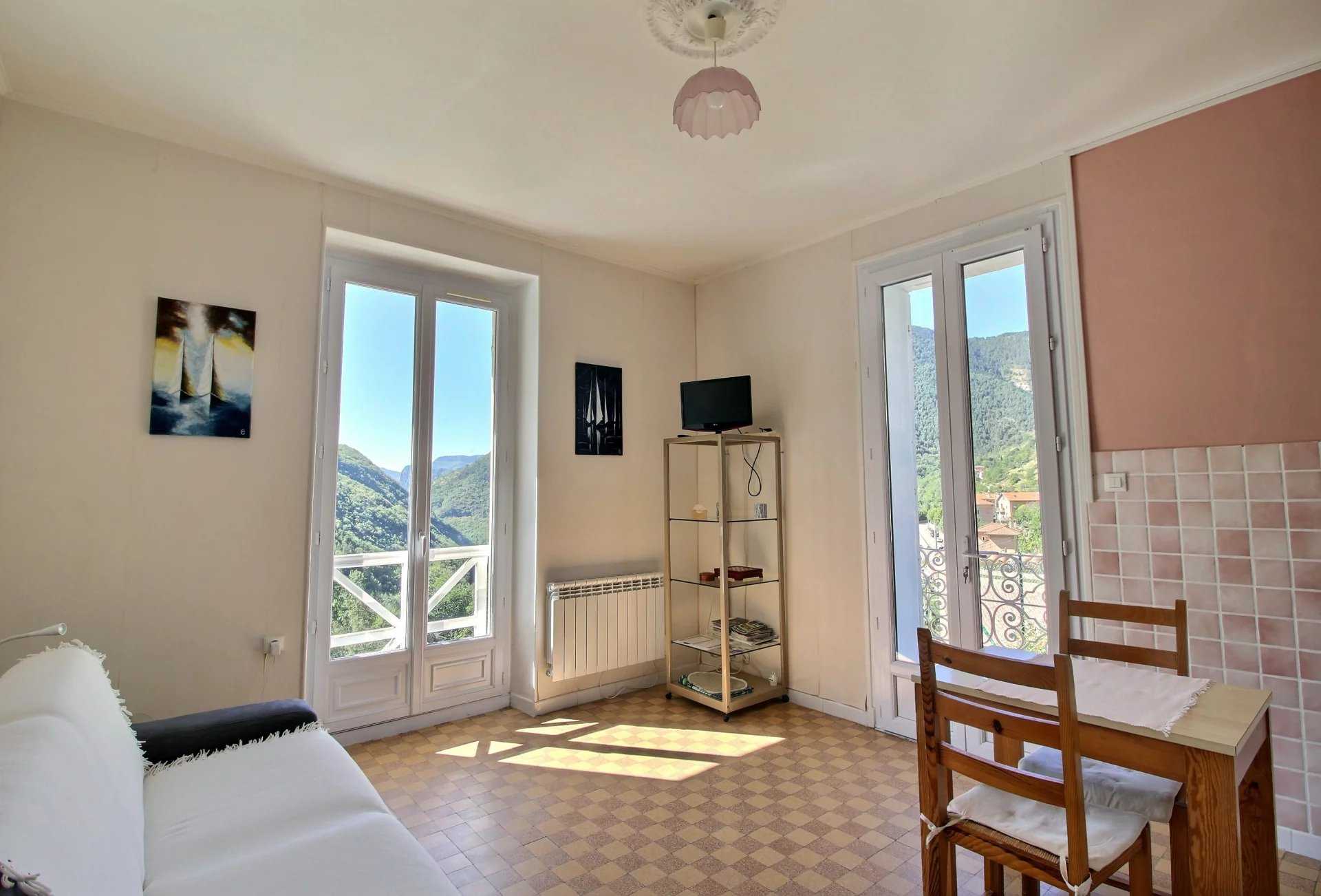 casa no Moulinet, Provence-Alpes-Côte d'Azur 12250429