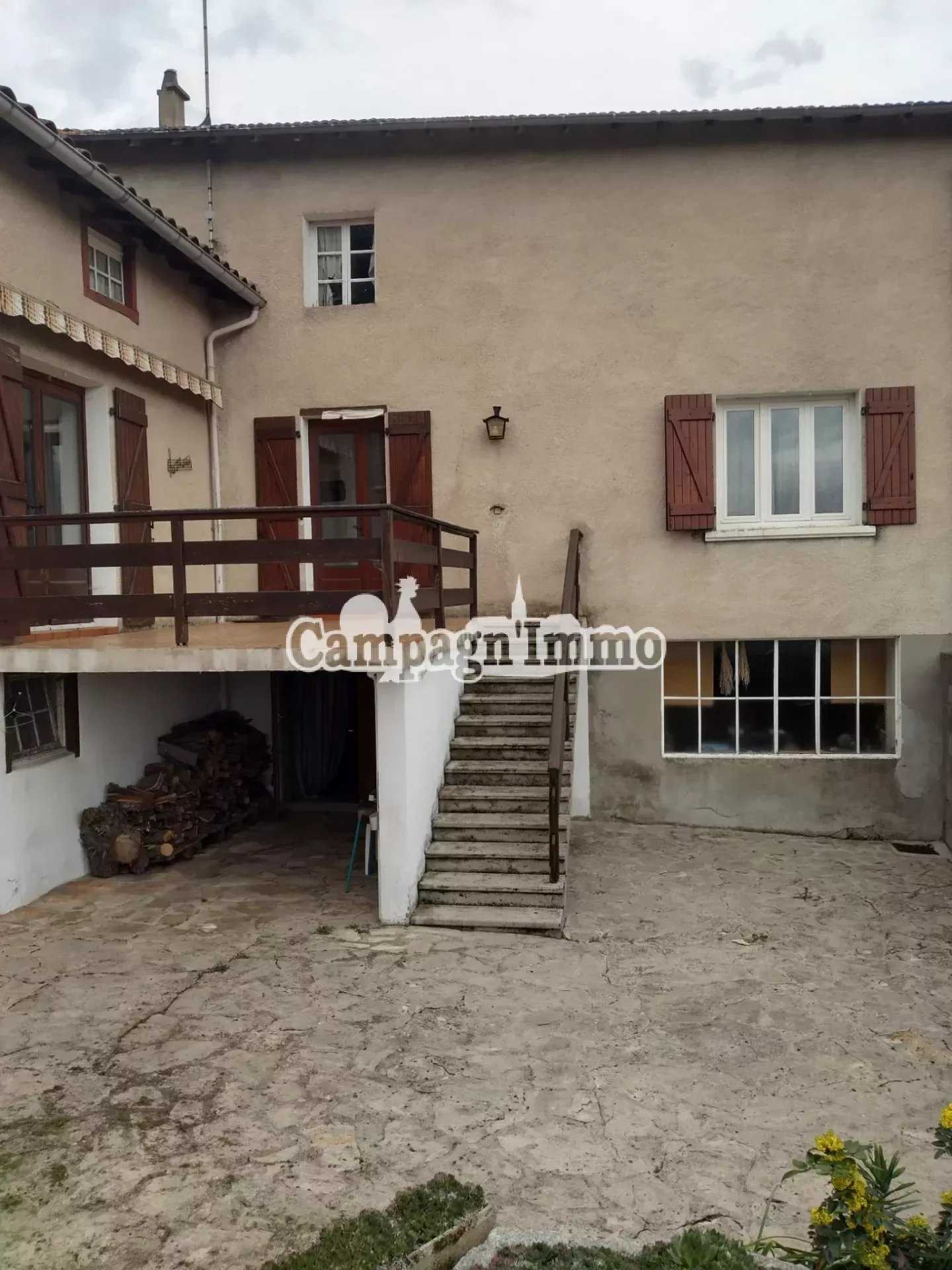 casa no Chambost-Longessaigne, Rhône 12251955
