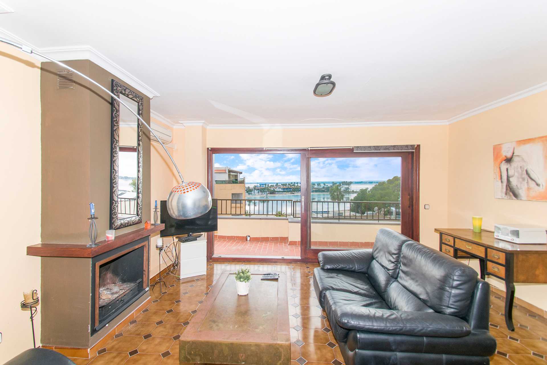公寓 在 Alcúdia, Balearic Islands 12252103