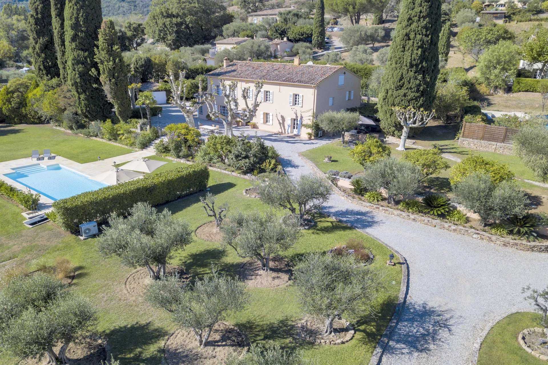 Будинок в Auribeau-sur-Siagne, Provence-Alpes-Cote d'Azur 12252695