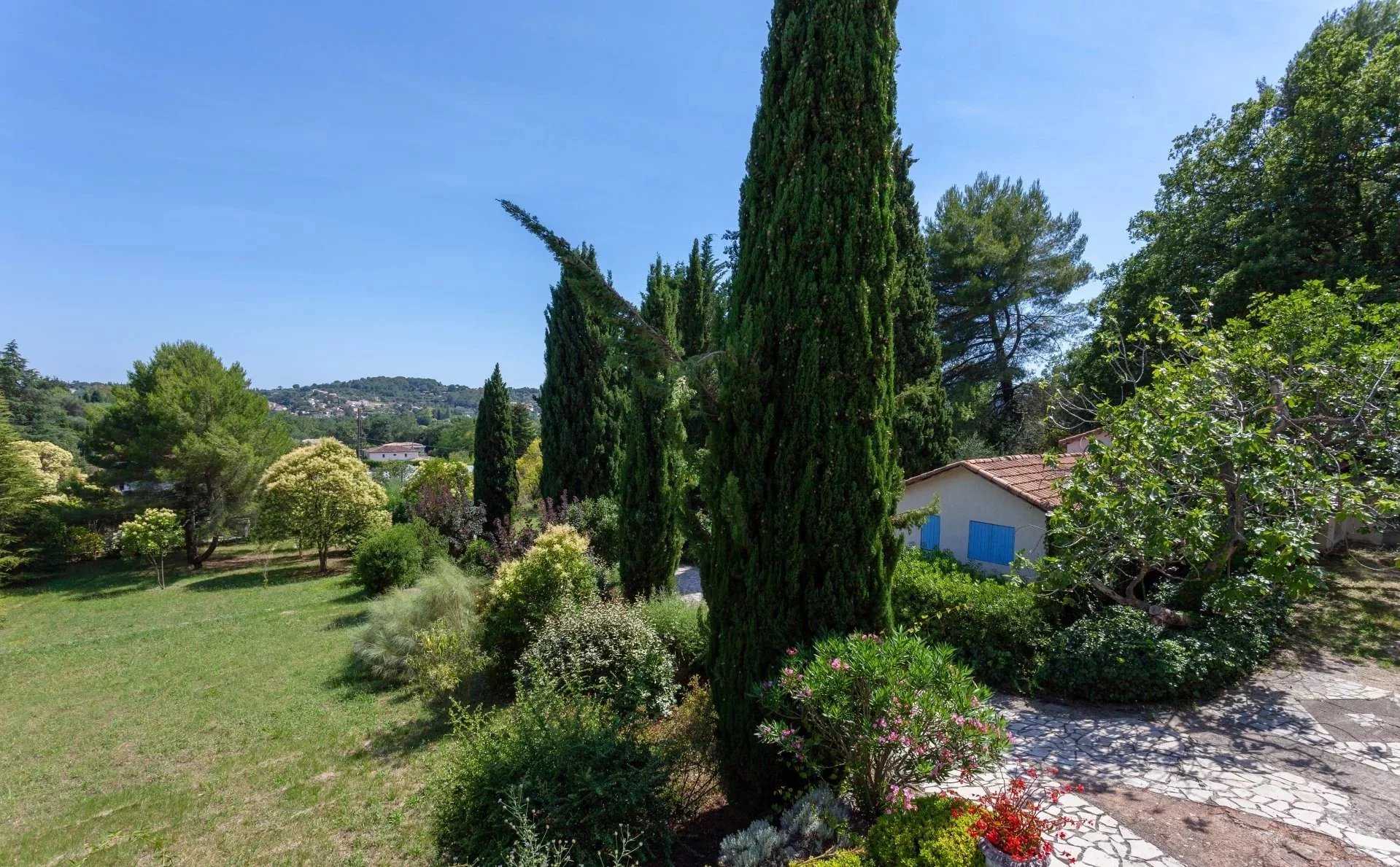 Huis in Chateauneuf-Grasse, Provence-Alpes-Côte d'Azur 12252707