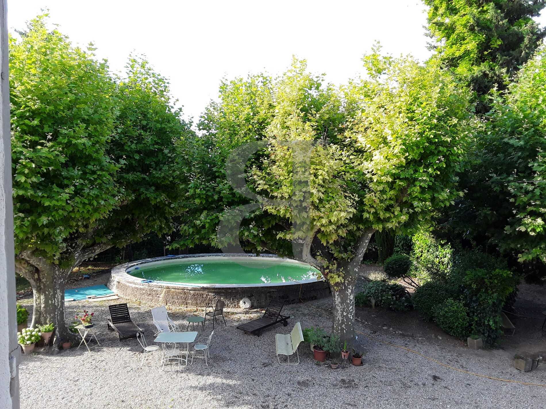 жилой дом в Beaumes-de-Venise, Provence-Alpes-Cote d'Azur 12254002