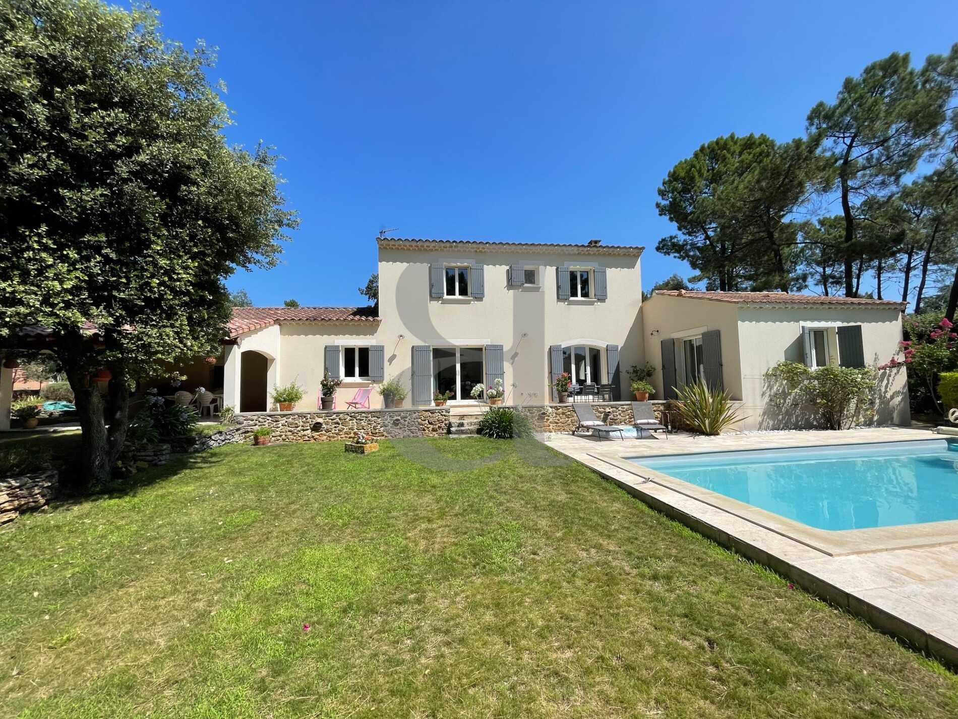 House in Bollene, Provence-Alpes-Cote d'Azur 12254008