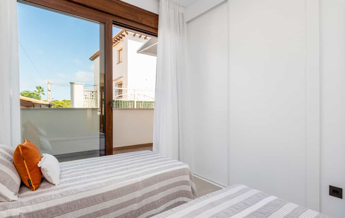 Condominium in Torrevieja, Valencian Community 12254066