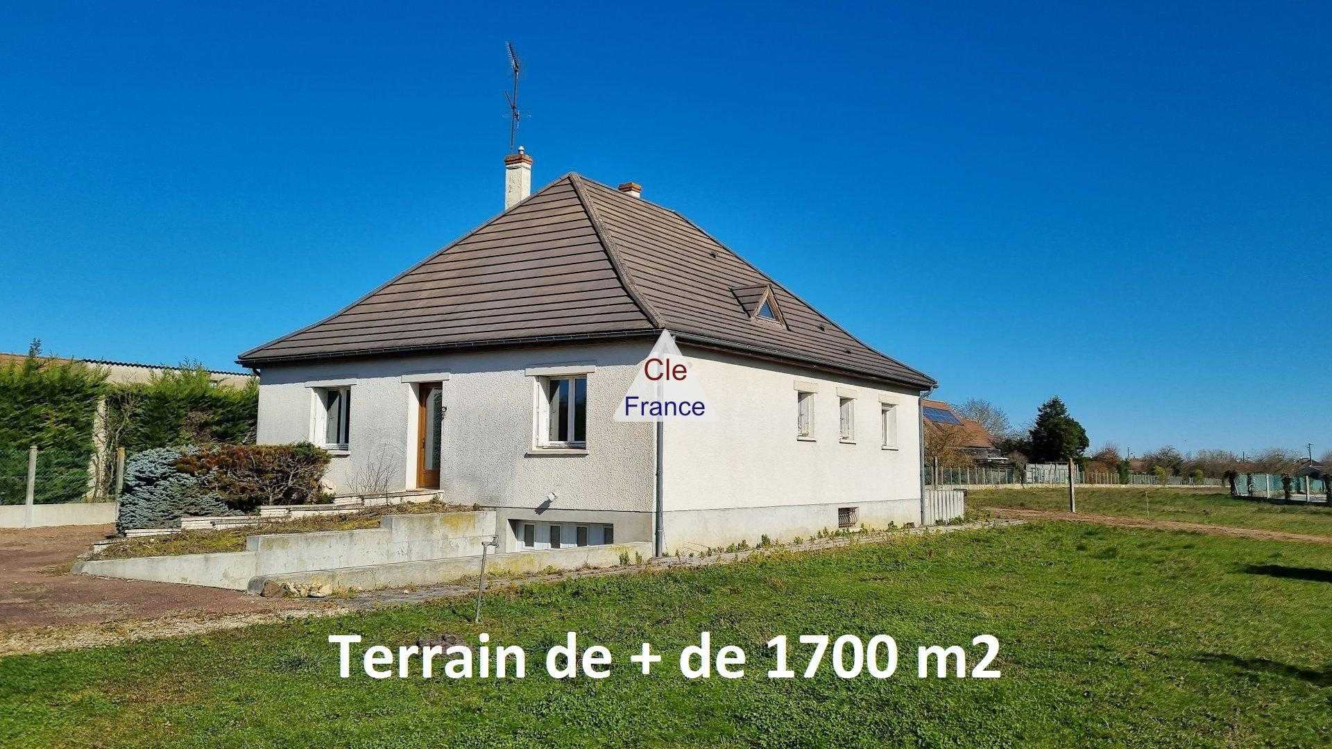 房子 在 Pannes, Centre-Val de Loire 12254399