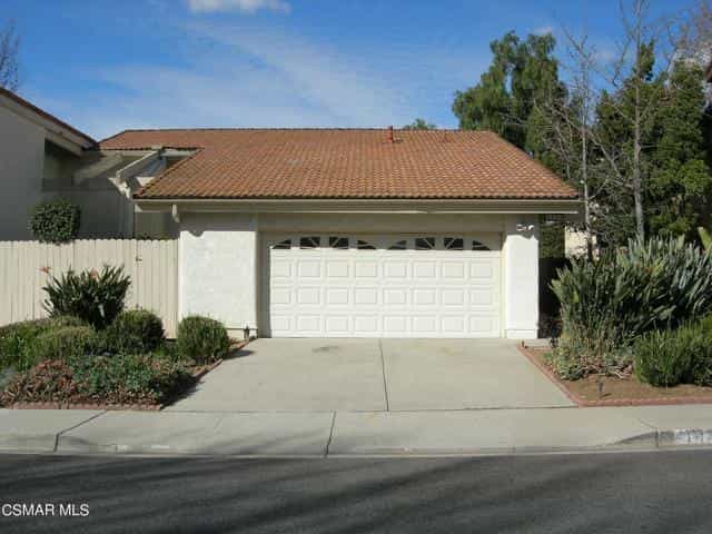 House in Thousand Oaks, California 12255395