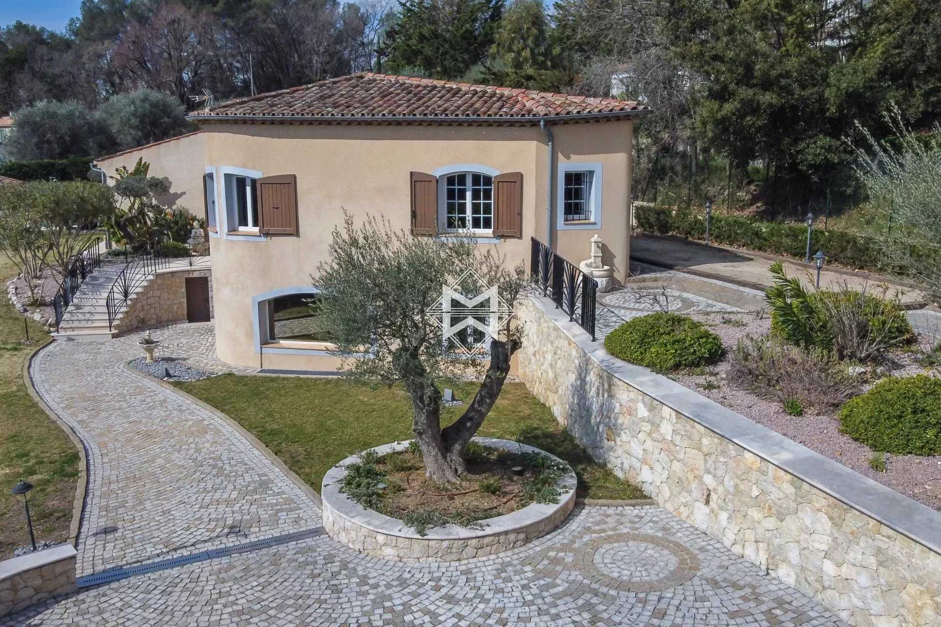 Hus i Opio, Provence-Alpes-Cote d'Azur 12255400