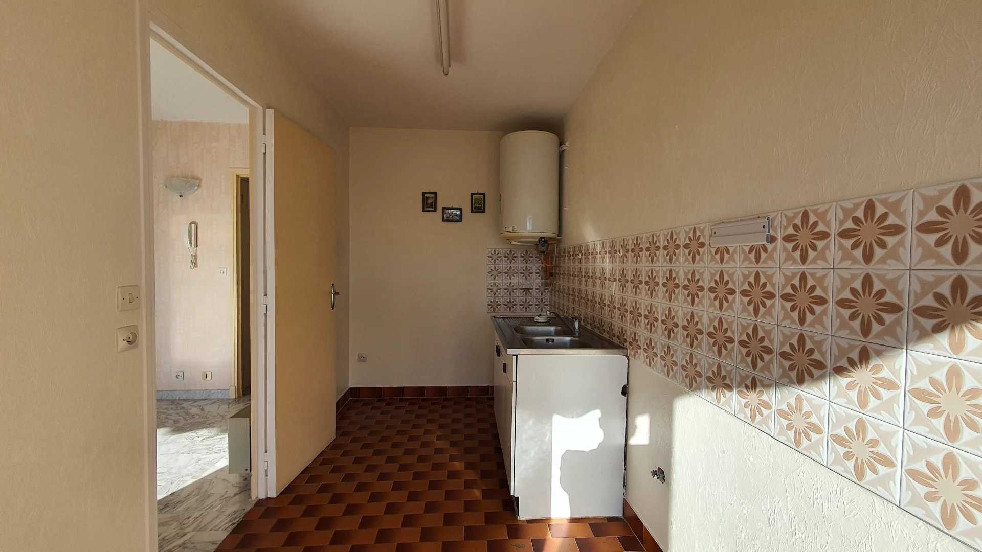 Condominium in Menton, Provence-Alpes-Cote d'Azur 12255422