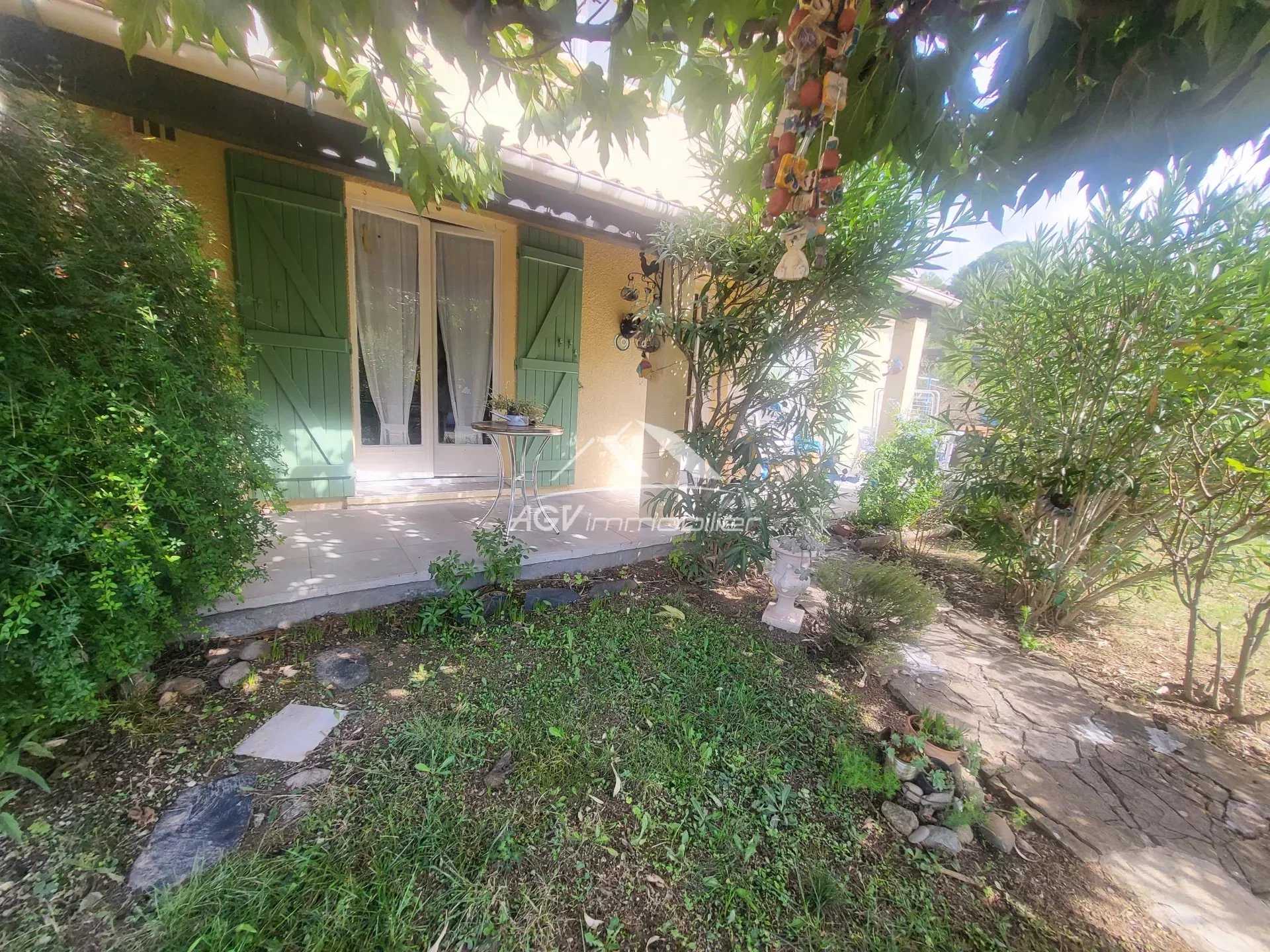 Casa nel Saint-Privat-des-Vieux, Occitanie 12255442