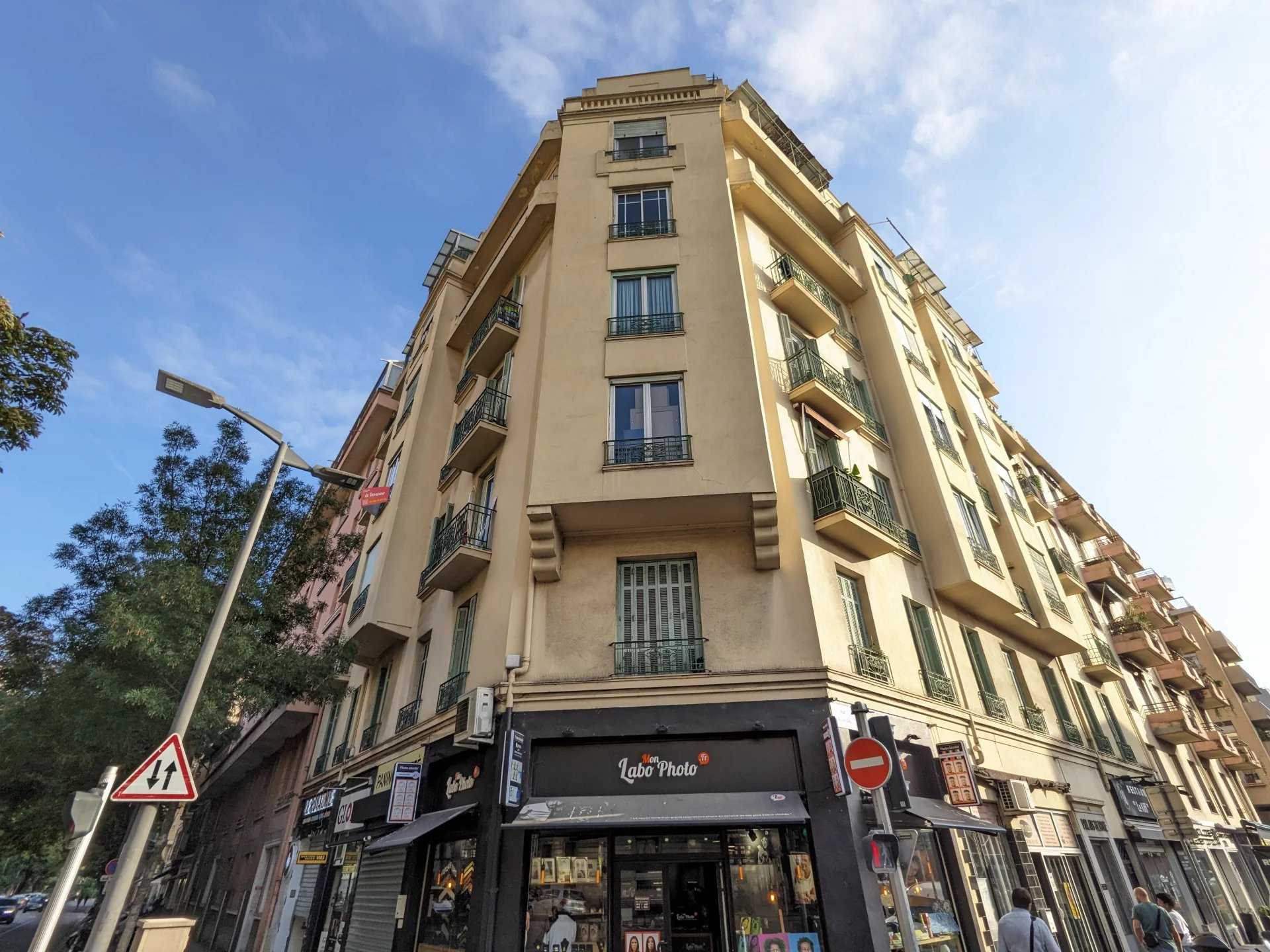 Condominium in Nice, Provence-Alpes-Cote d'Azur 12255475