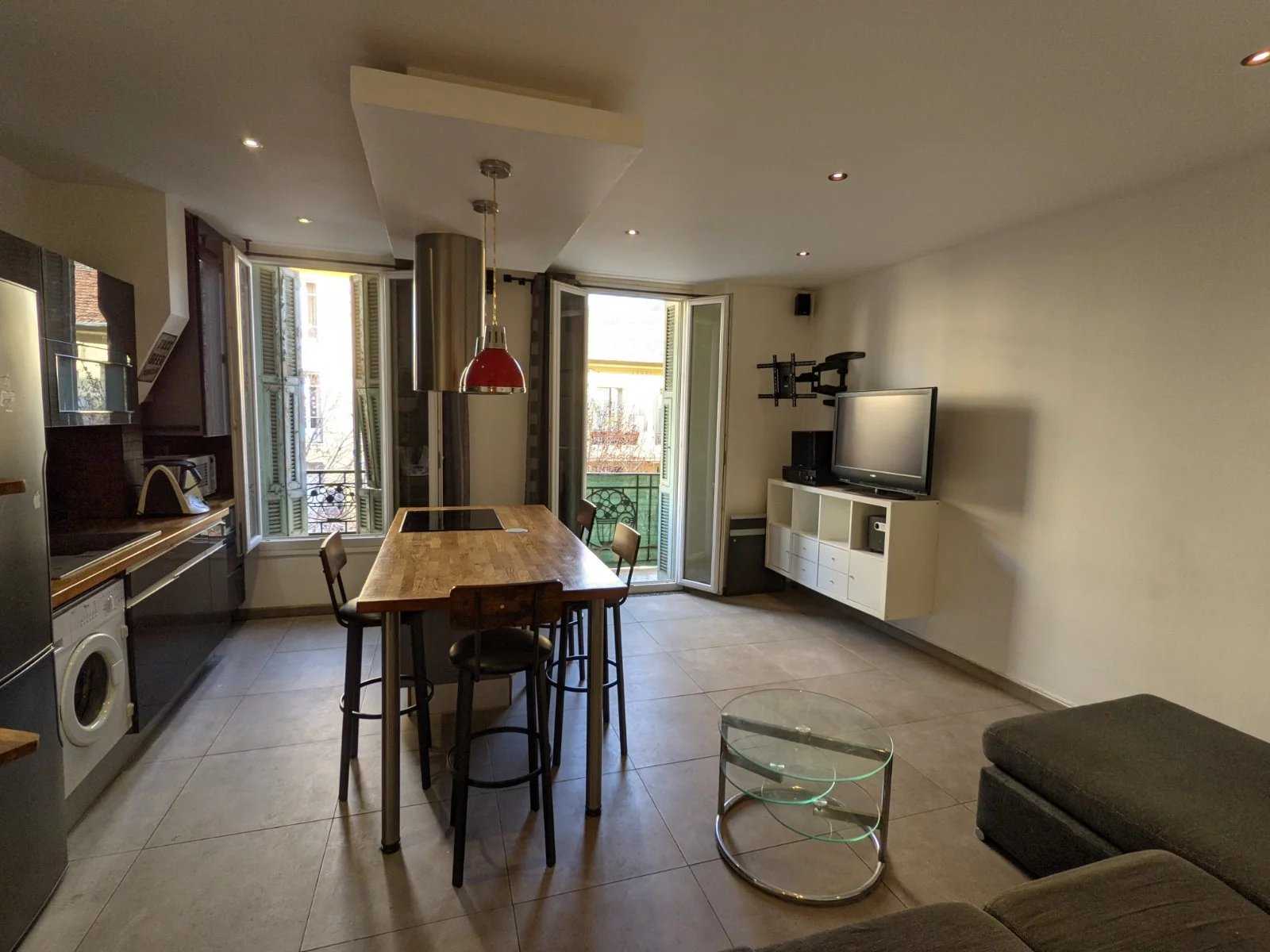 Condominium in Nice, Provence-Alpes-Cote d'Azur 12255475