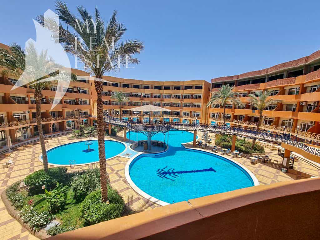 Condominium in Al Ghardaqah, Al Bahr al Ahmar 12255740
