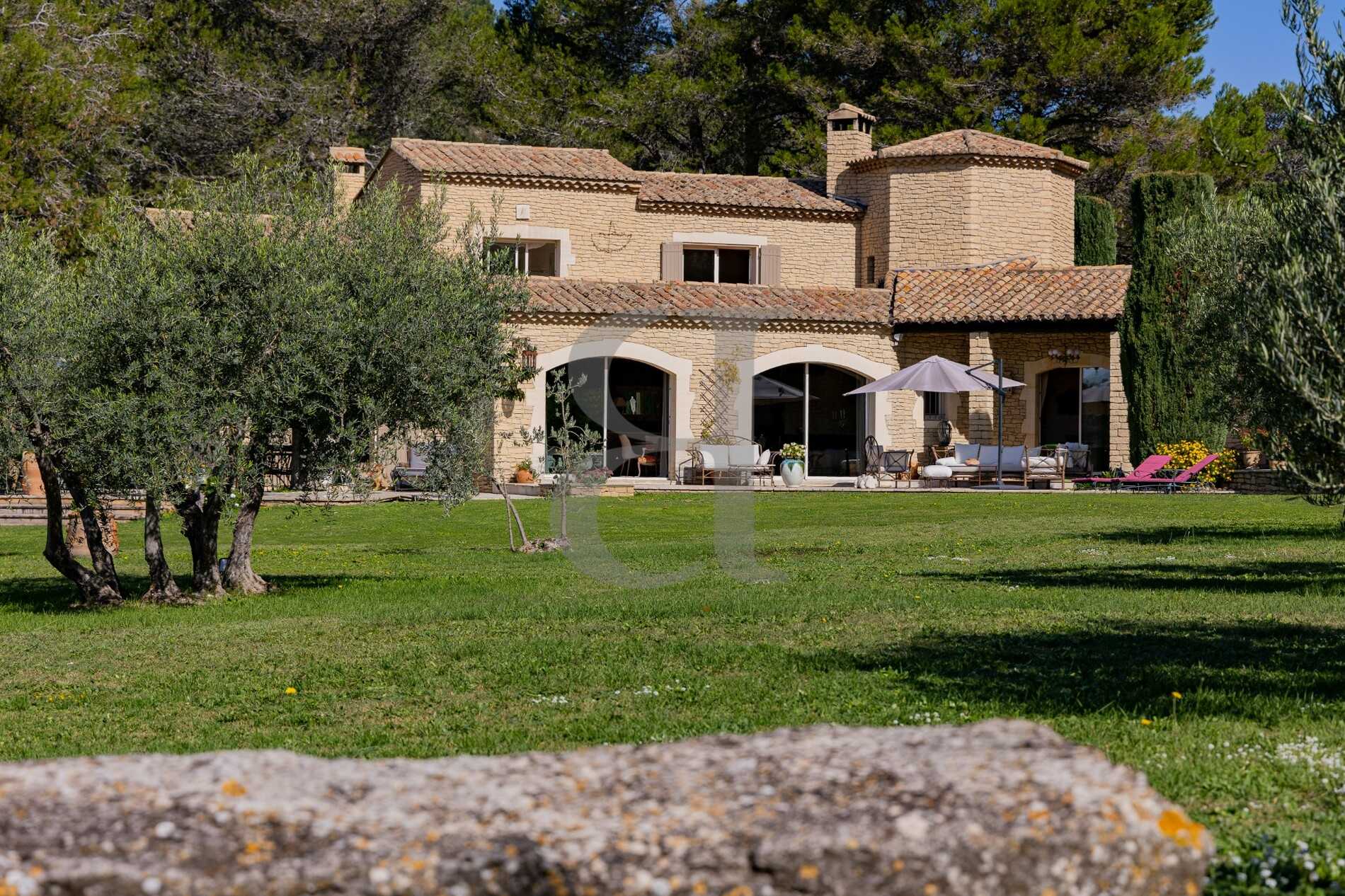 σπίτι σε Les Baux-de-Provence, Provence-Alpes-Côte d'Azur 12256956