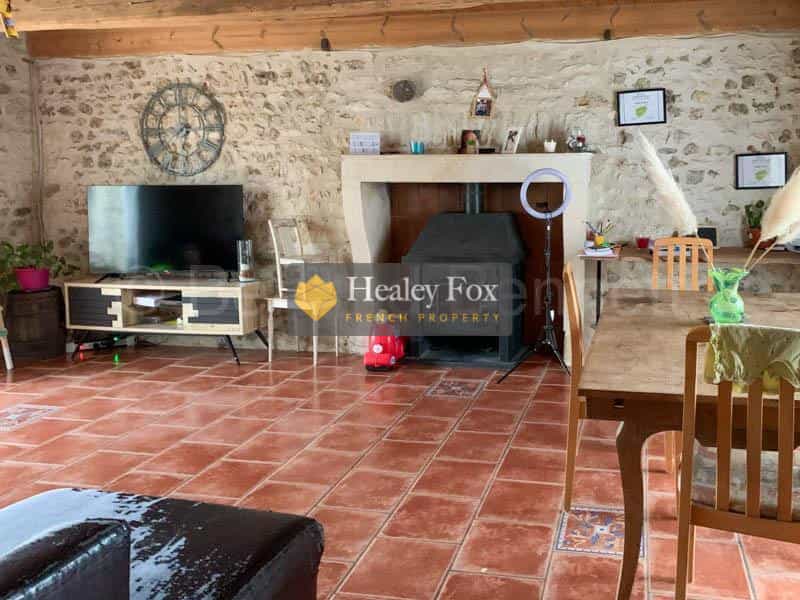 House in Melle, Nouvelle-Aquitaine 12256977