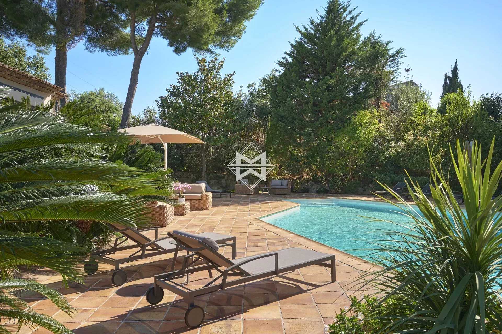 House in Mougins, Alpes-Maritimes 12258550