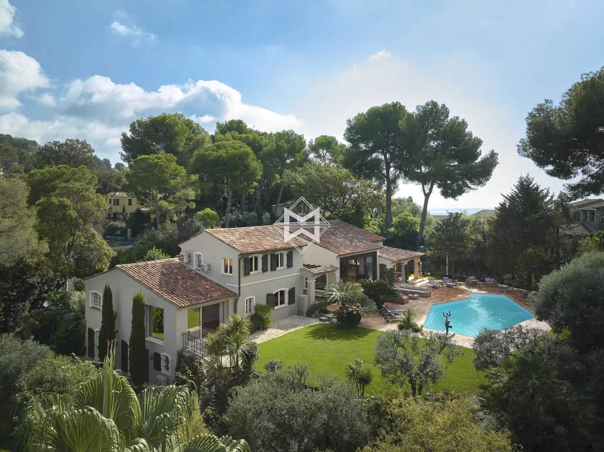 Hus i Mougins, Provence-Alpes-Cote d'Azur 12258550