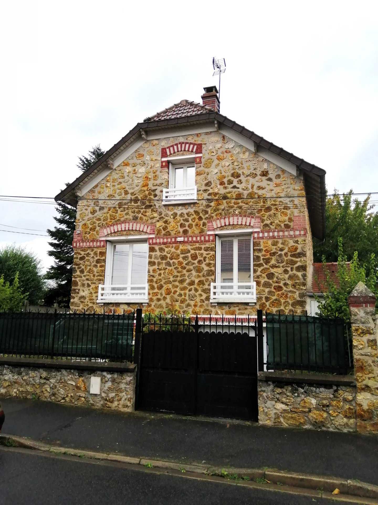 Talo sisään Vaires-sur-Marne, Ile-de-France 12258579