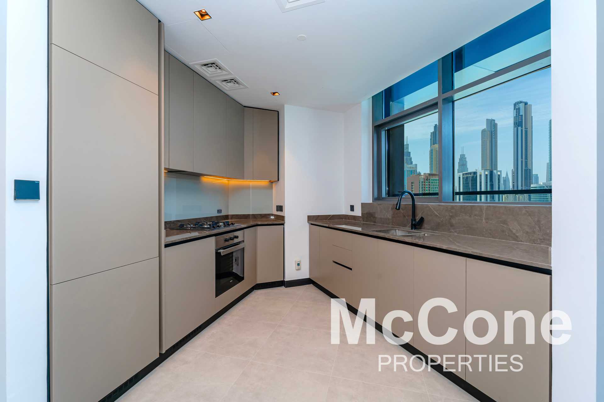 Condominium in Dubai, Dubayy 12259446