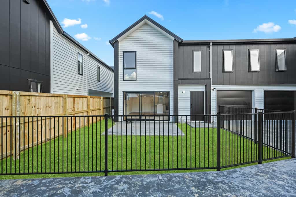 Condominium in Hamilton, Waikato 12260996