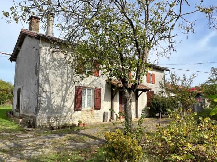 rumah dalam Champagne-Mouton, Nouvelle-Aquitaine 12261230