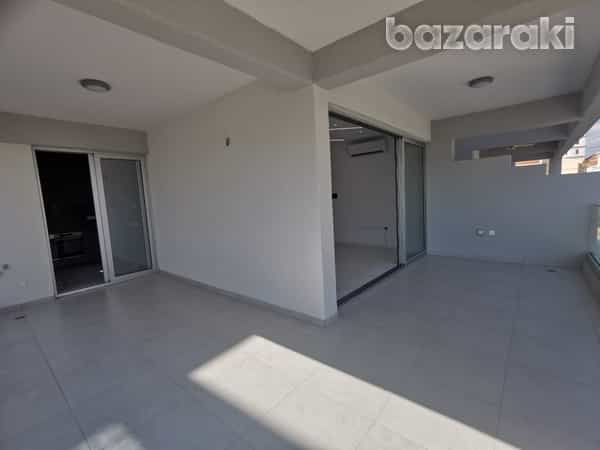 Condominium in Kato Polemidia, Lemesos 12263075