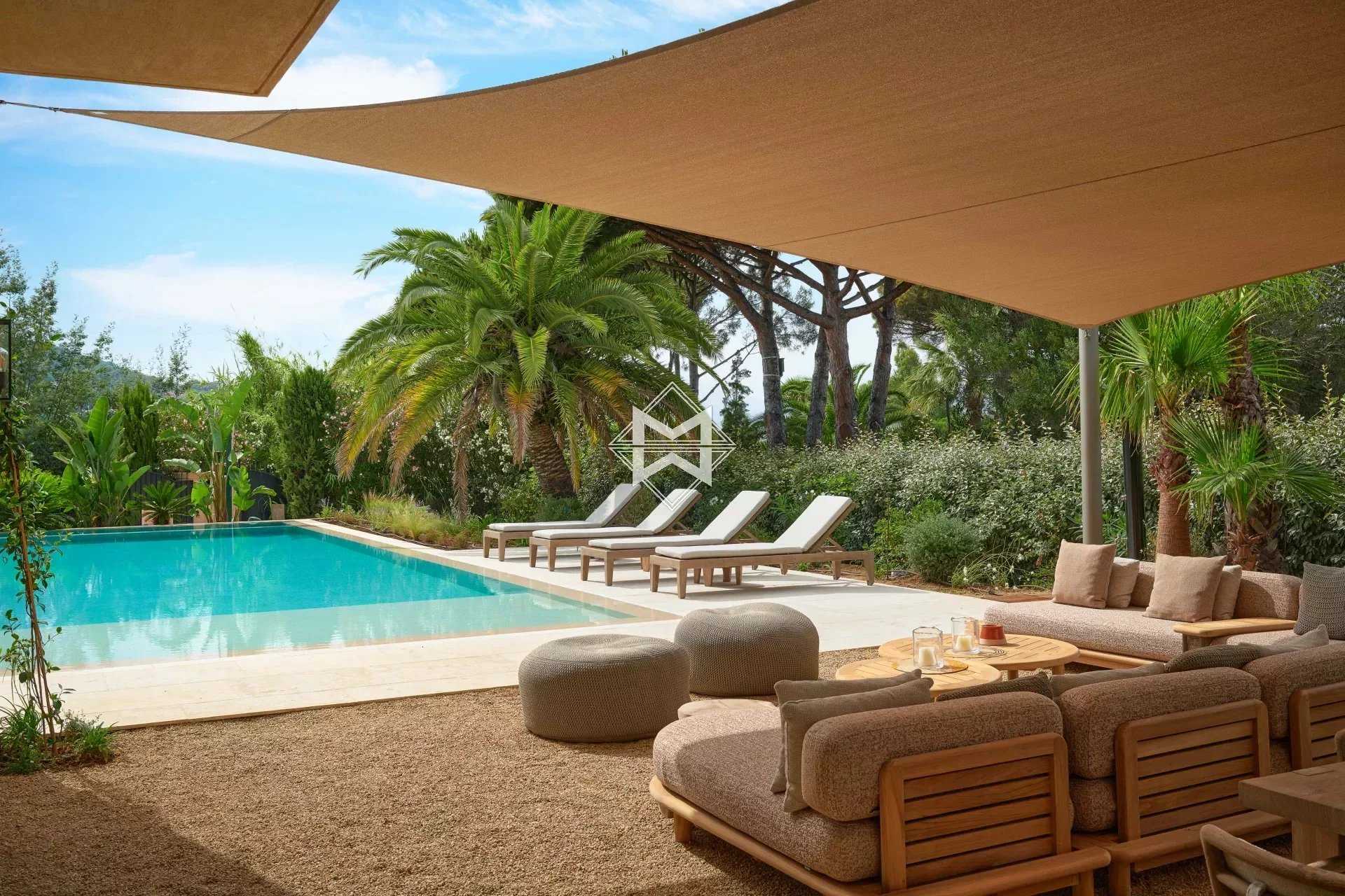 Rumah di Saint-Tropez, Provence-Alpes-Cote d'Azur 12263175