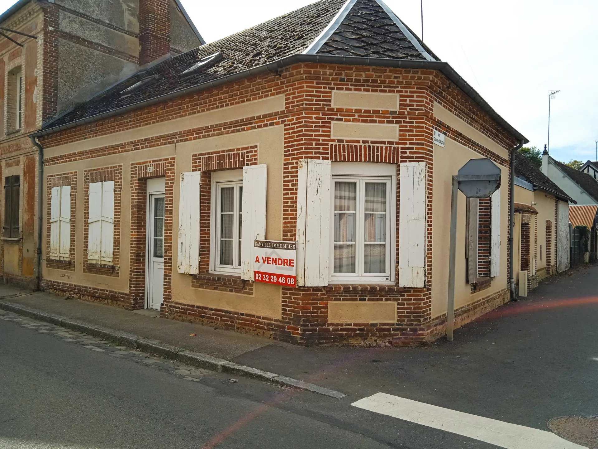 Useita taloja sisään Breteuil-sur-Iton, Eure 12263213