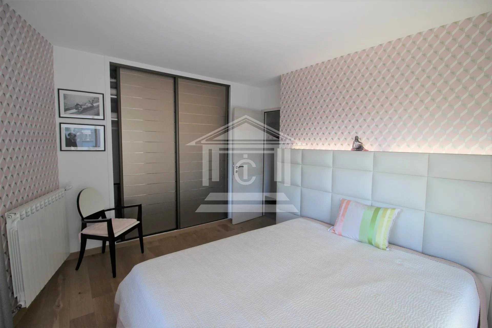 公寓 在 Frejus, Provence-Alpes-Cote d'Azur 12263266