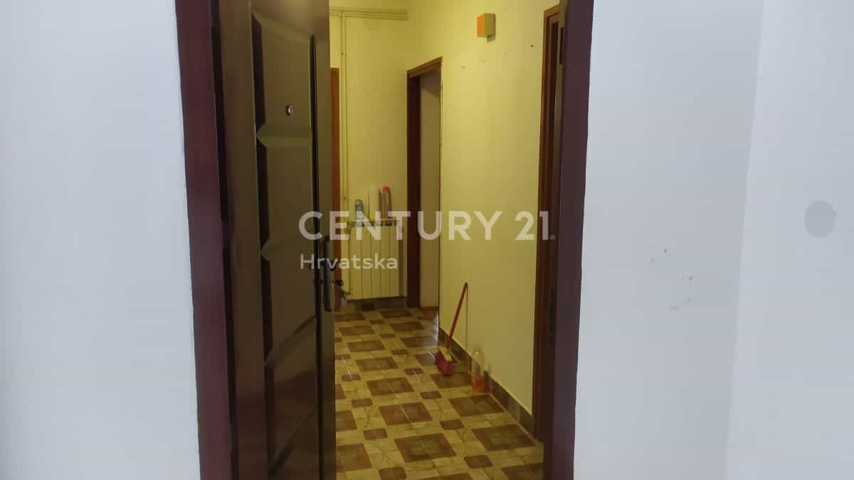Condominium in Dolje, Zagreb, Grad 12263464