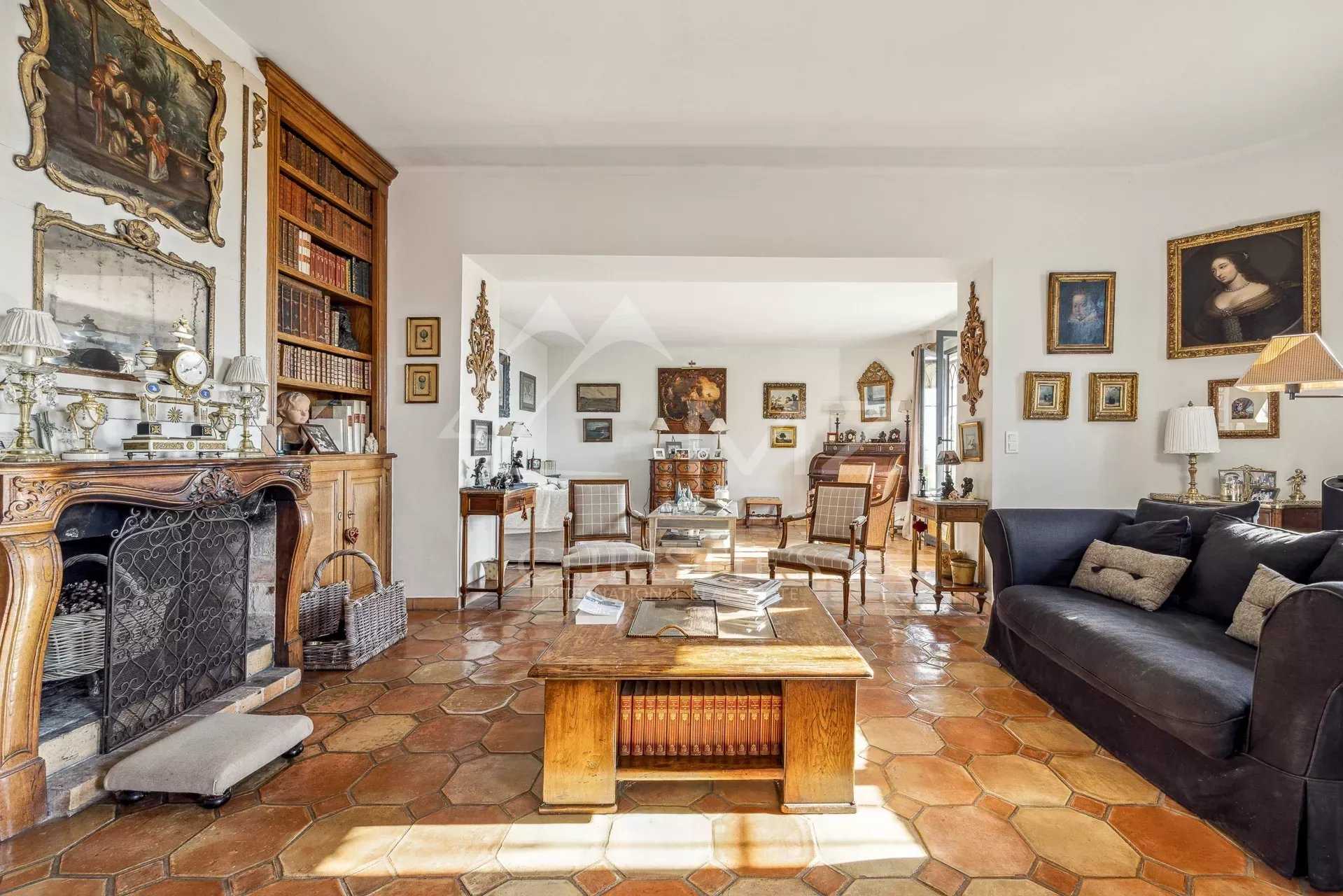 House in Golfe-Juan, Provence-Alpes-Cote d'Azur 12264174
