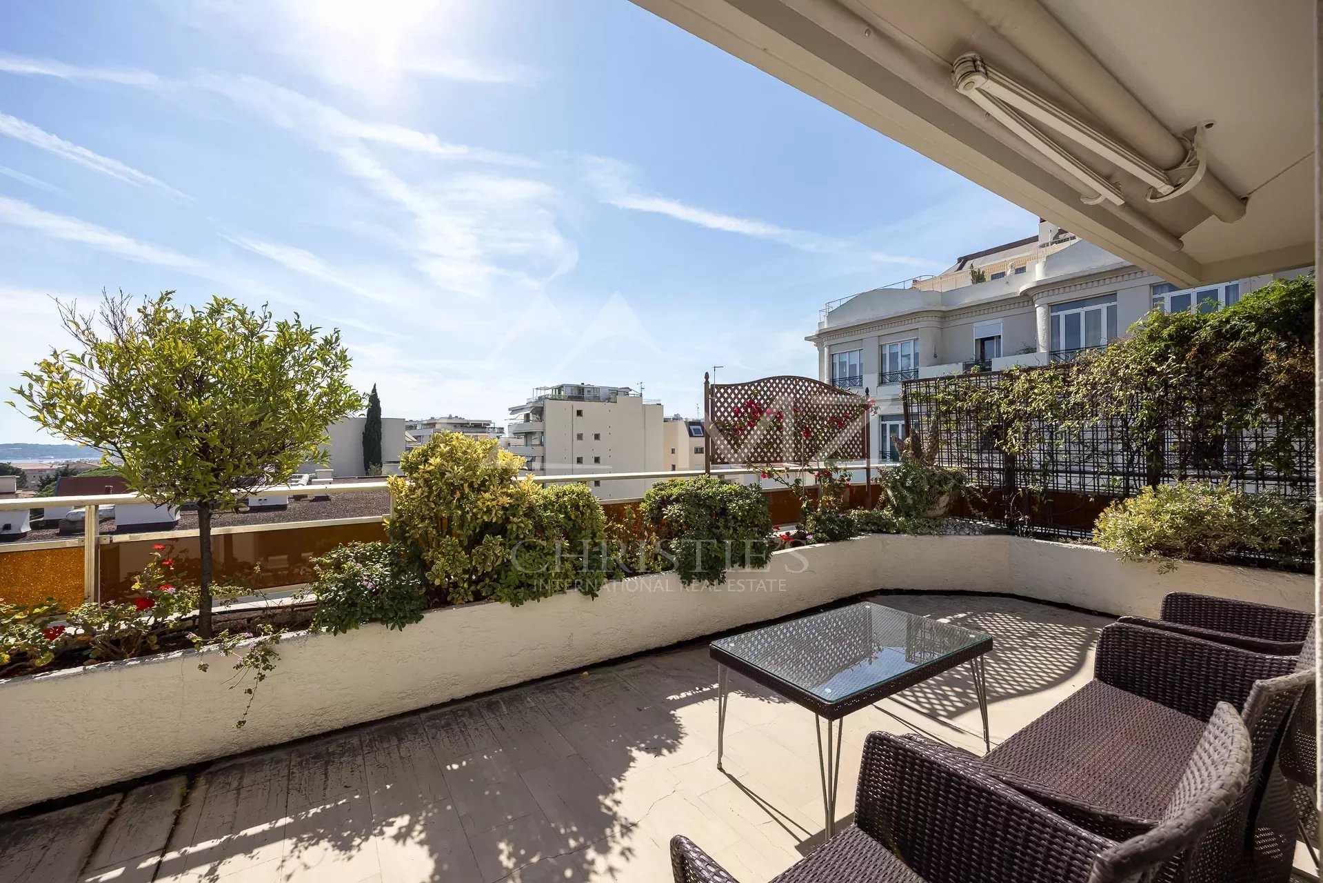 公寓 在 Cannes, Alpes-Maritimes 12264312