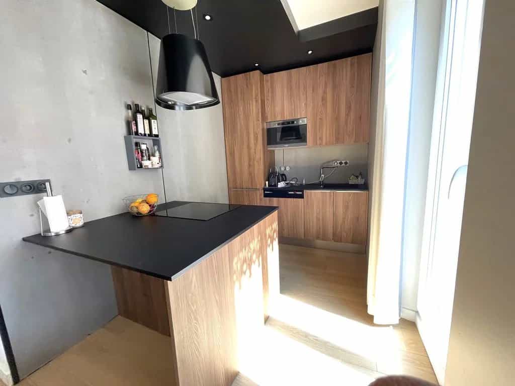 Condominium in Grenoble, Auvergne-Rhone-Alpes 12265710