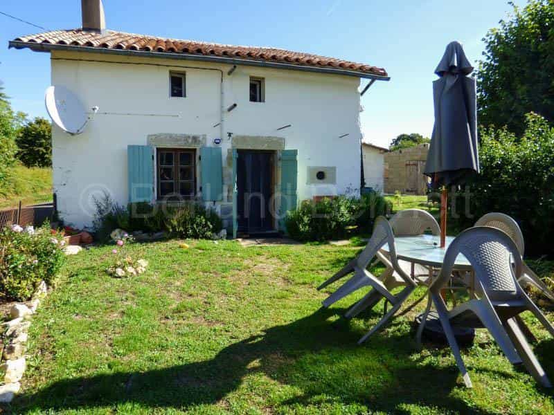 House in Melle, Nouvelle-Aquitaine 12266772