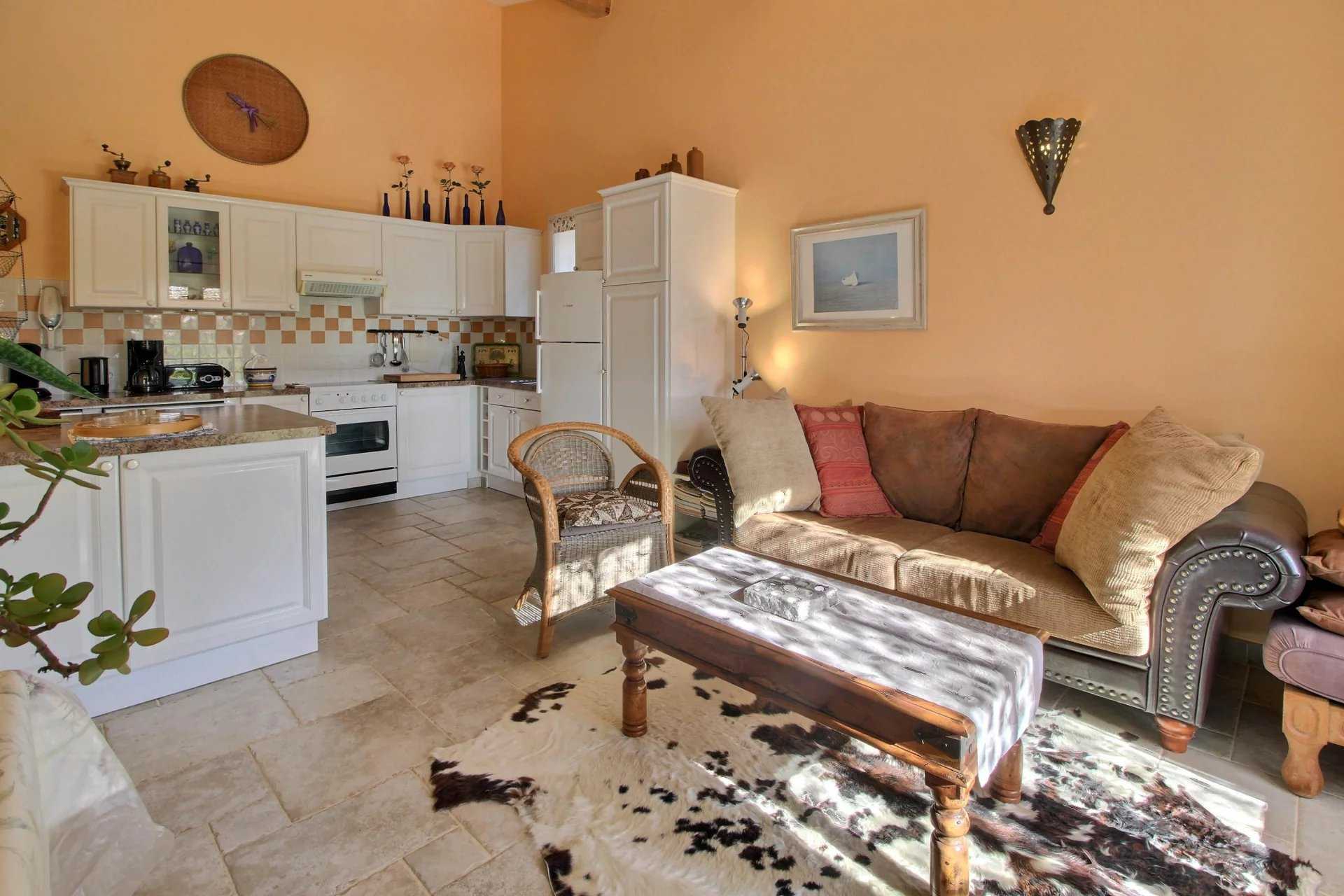 Casa nel Saint-Paul-en-Forêt, Provence-Alpes-Côte d'Azur 12266780