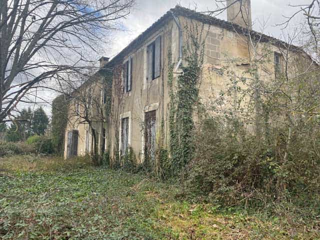 Dom w Vélines, Nouvelle-Aquitaine 12267004