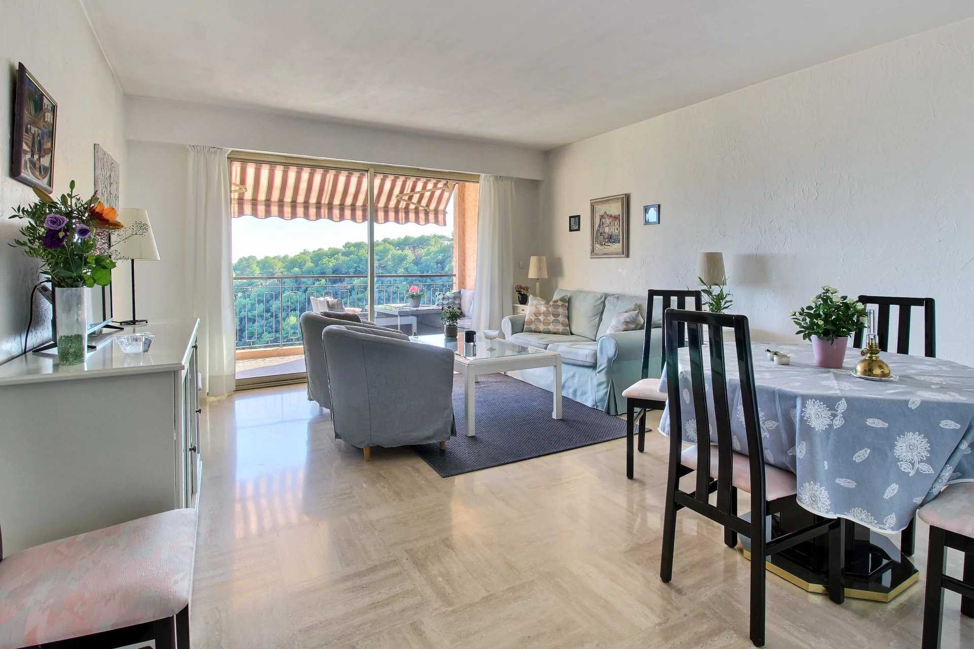公寓 在 Vence, Provence-Alpes-Côte d'Azur 12267062