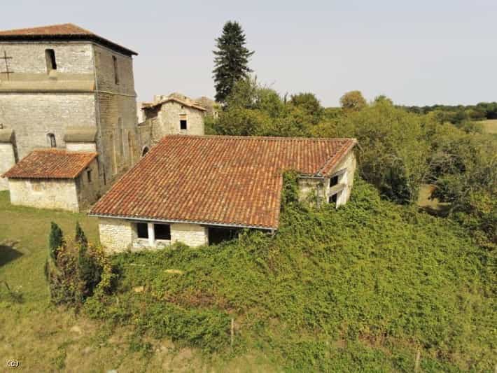Casa nel Champagne-Mouton, Nouvelle-Aquitaine 12267683