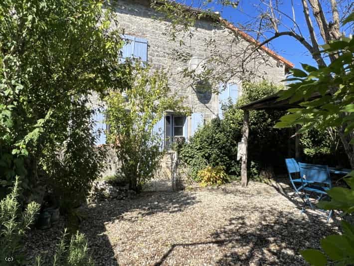 Rumah di Verteuil-sur-Charente, Nouvelle-Aquitaine 12267718