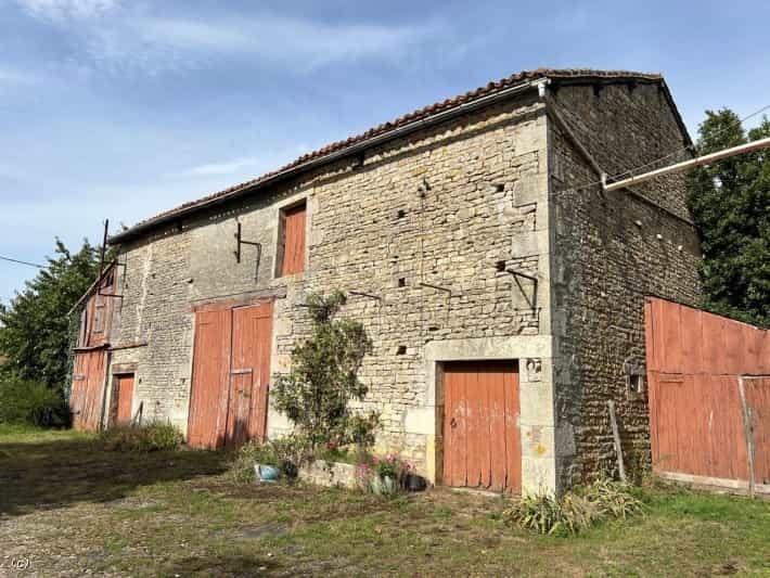Rumah di Vieux-Ruffec, Nouvelle-Aquitaine 12267724