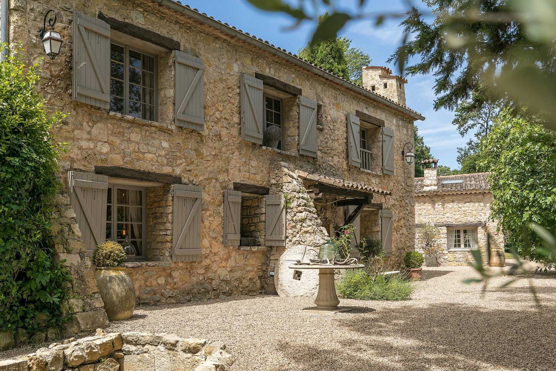 房子 在 Le Bosquet, Provence-Alpes-Cote d'Azur 12267817