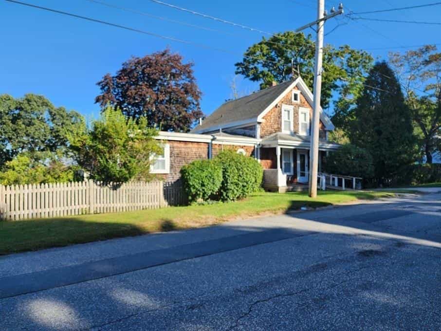 House in New Bedford, Massachusetts 12270146