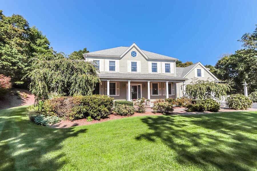 House in Falmouth, Massachusetts 12270151