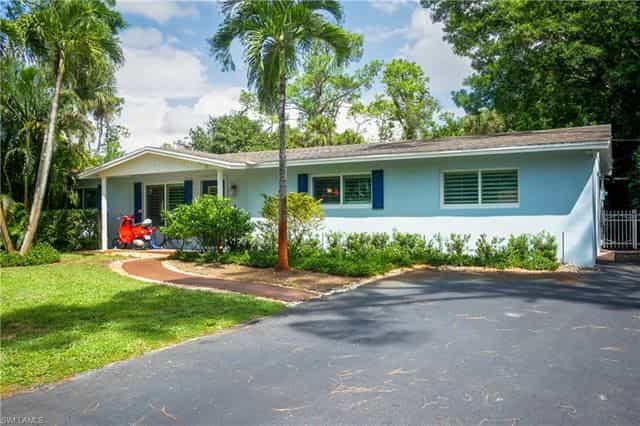 House in Naples, Florida 12270188