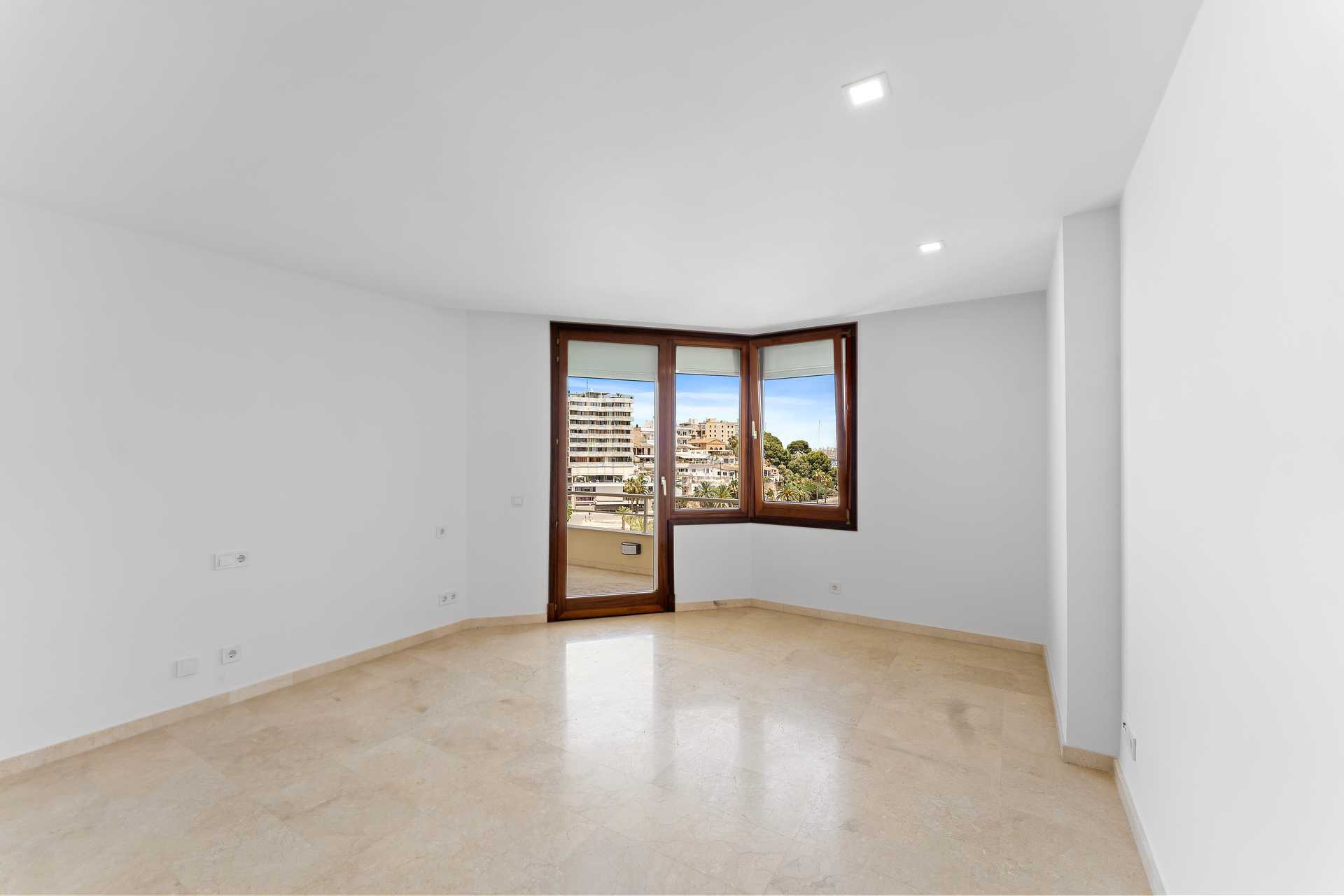 Condominium in Palma, Balearic Islands 12270471