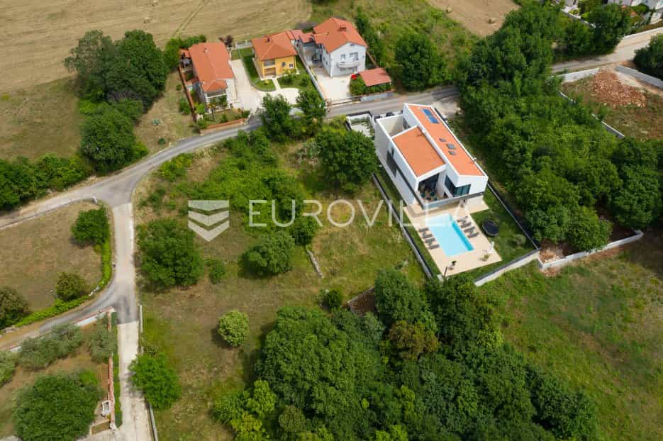 Dom w Ližnjan, Istarska županija 12270512